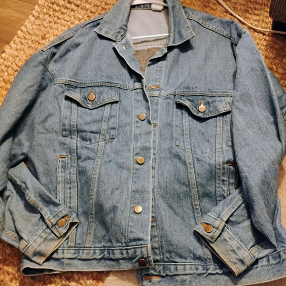 Jean jacket raised design - Picture 2 of 7
